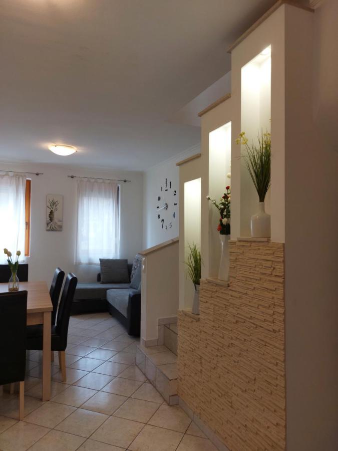 Apartmancentrum Gyula Exterior foto